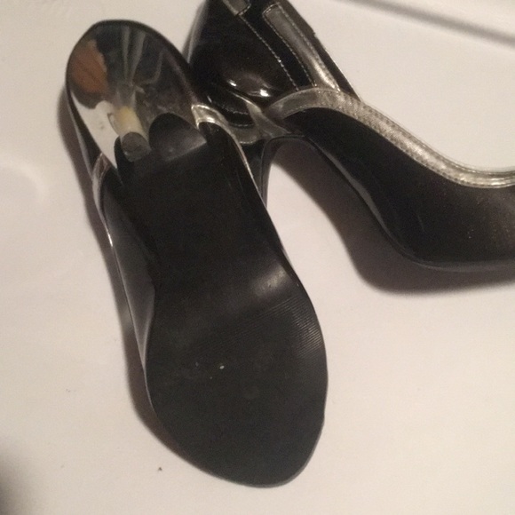 Shoes - Picture 4 of 4